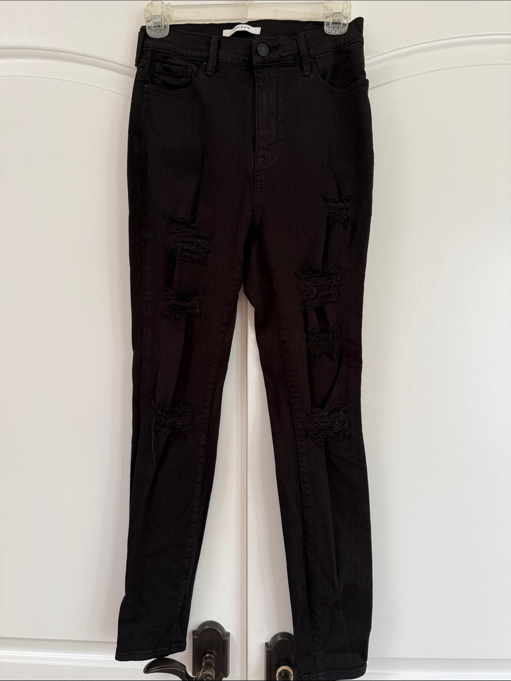 Pacsun Black Distressed Women's Jeans - Slim Fit